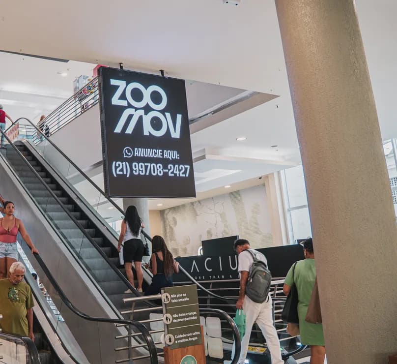 Banner Digital Zoomov no Pátio Alcântara, São Gonçalo